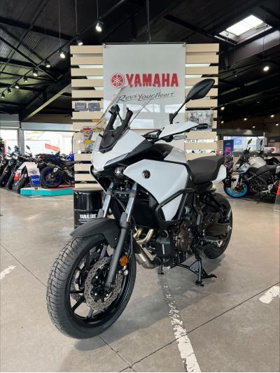 YAMAHA TRACER 7