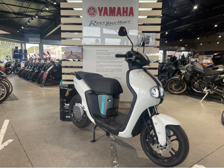 YAMAHA NEO'S DUAL BATTERY ELECTRIQUE