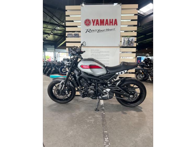 YAMAHA XSR 900