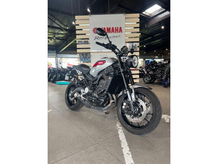 YAMAHA XSR 900