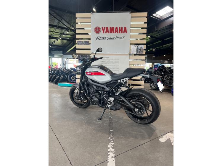 YAMAHA XSR 900
