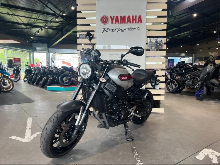 YAMAHA XSR 900