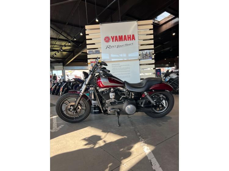 HARLEY-DAVIDSON DYNA STREET BOB 1690 SPECIAL