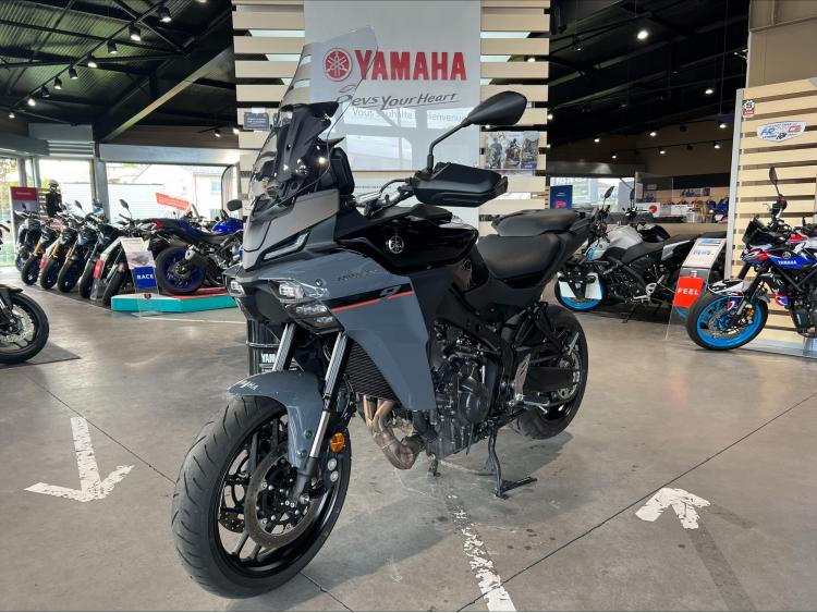 YAMAHA TRACER 9