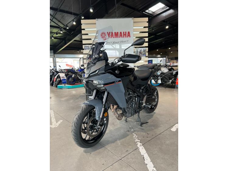 YAMAHA TRACER 9