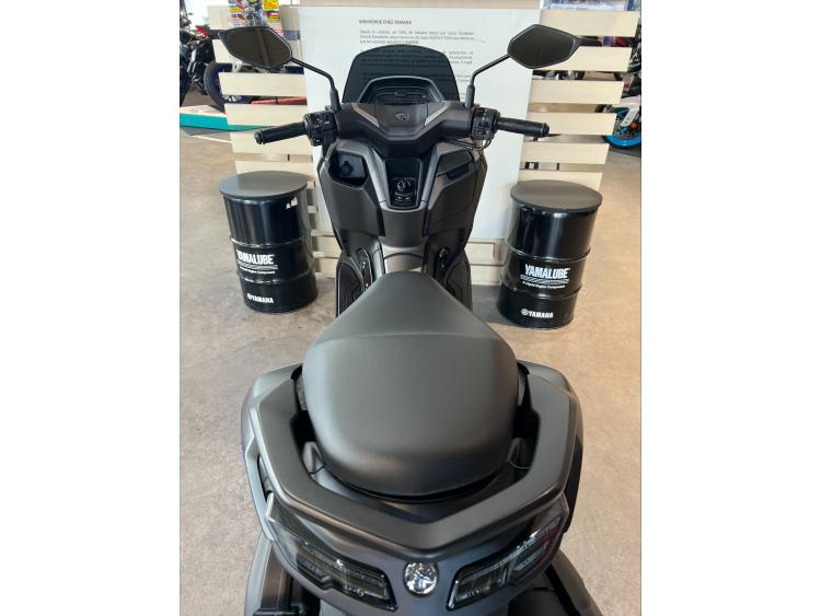 YAMAHA NMAX 125