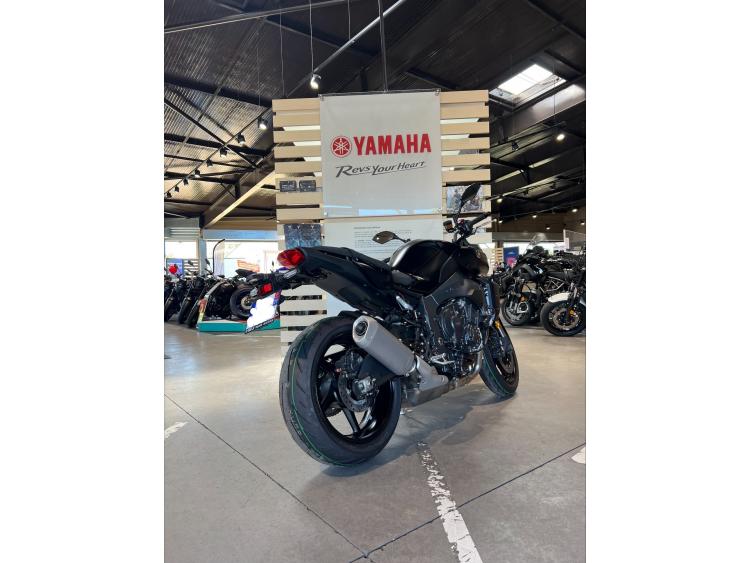 YAMAHA MT-10