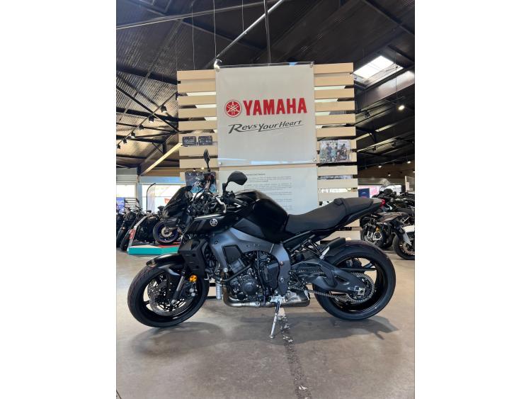 YAMAHA MT-10