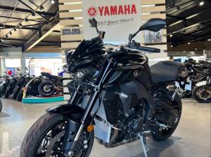 YAMAHA MT-10