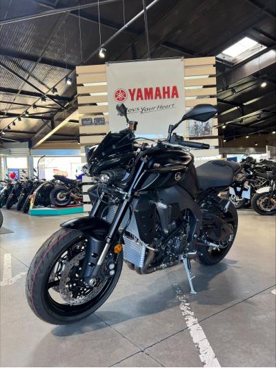 YAMAHA MT-10