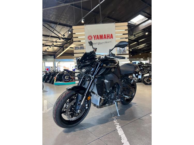 YAMAHA MT-10
