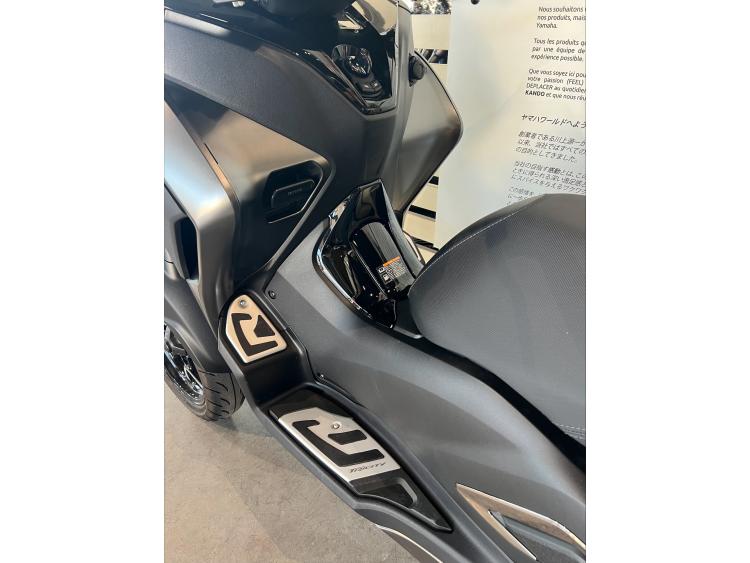 YAMAHA TRICITY 300