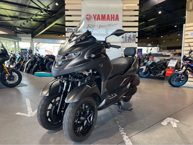 YAMAHA TRICITY 300