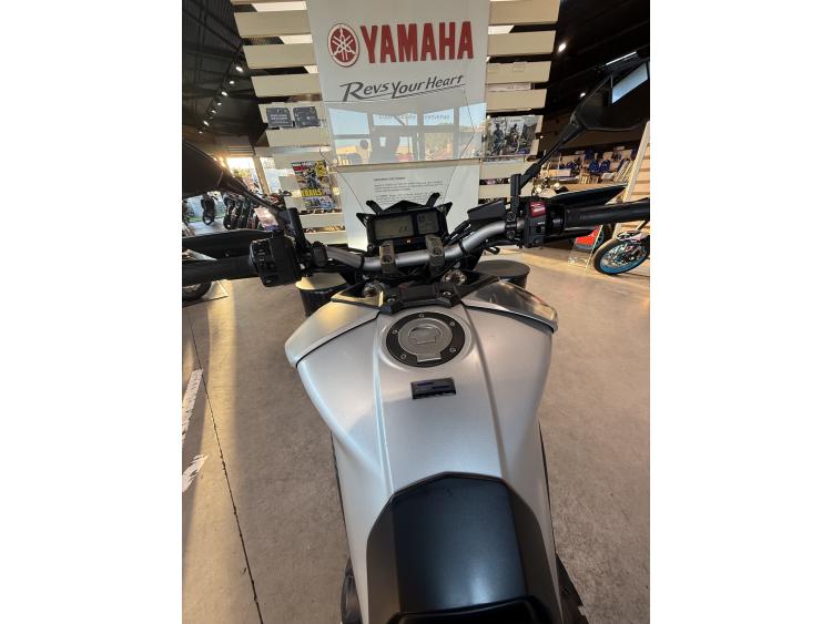 YAMAHA TRACER 900