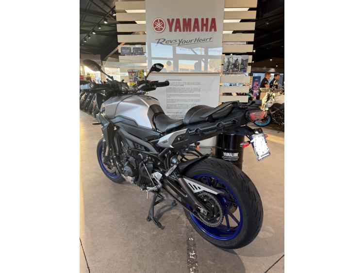 YAMAHA TRACER 900