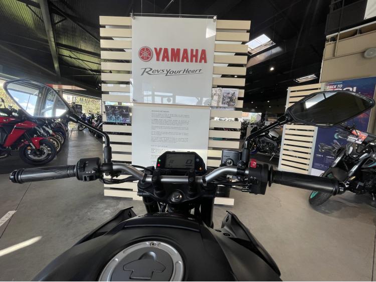 YAMAHA MT-03