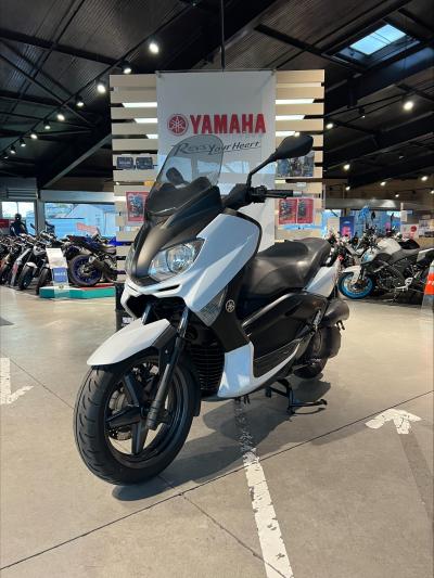 YAMAHA XMAX 125