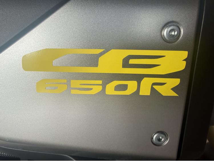 HONDA CB 650 R   e-CLUTCH