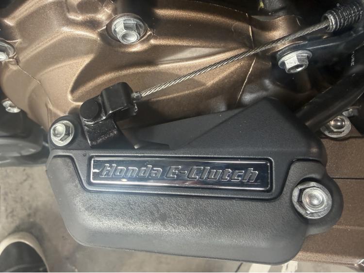 HONDA CB 650 R   e-CLUTCH