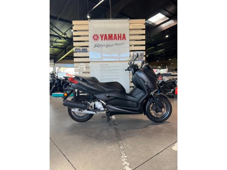 YAMAHA XMAX 125