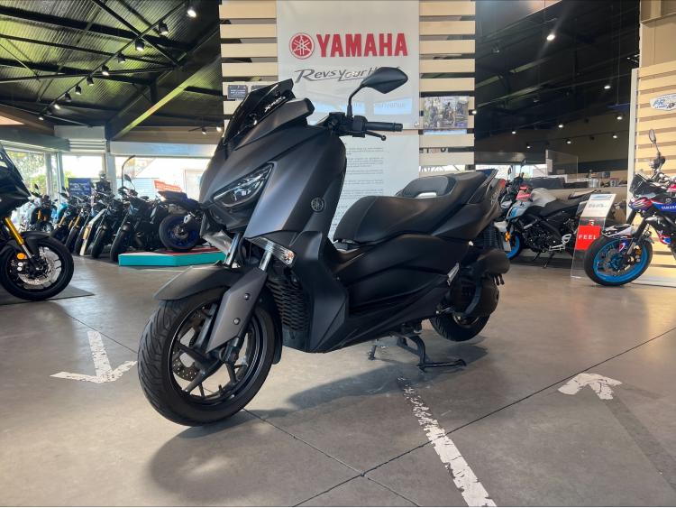 YAMAHA XMAX 125