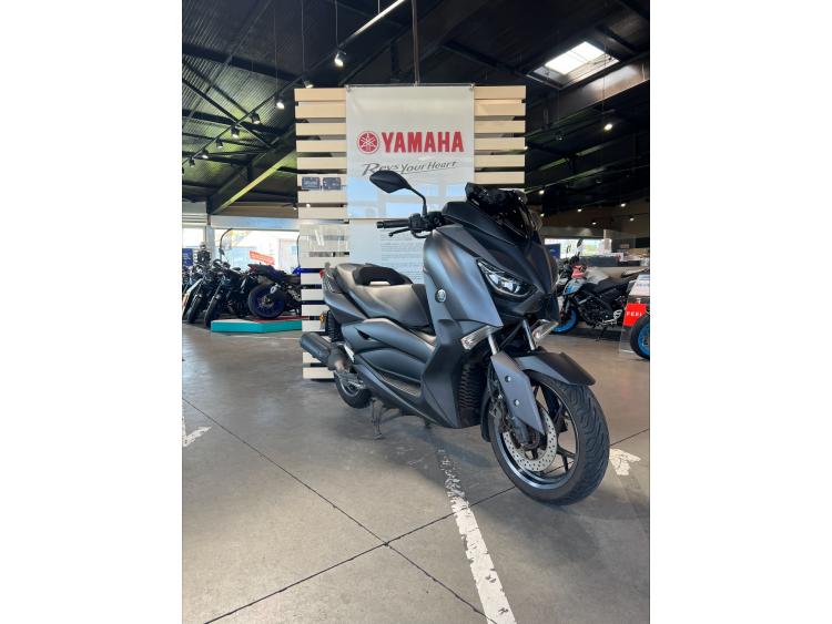 YAMAHA XMAX 125