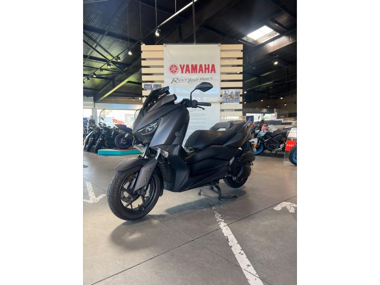 YAMAHA XMAX 125