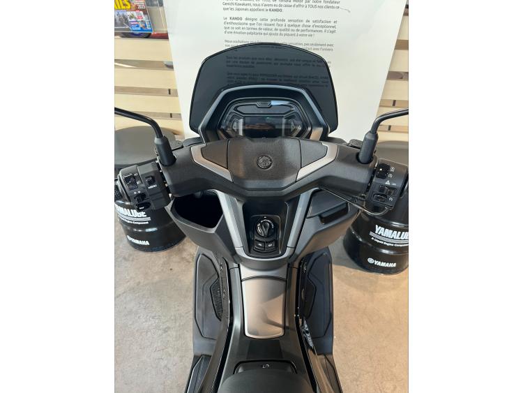 YAMAHA NMAX 125